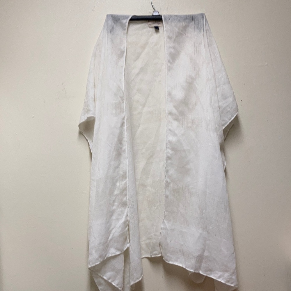 Universal Thread OSFM white flower coverup